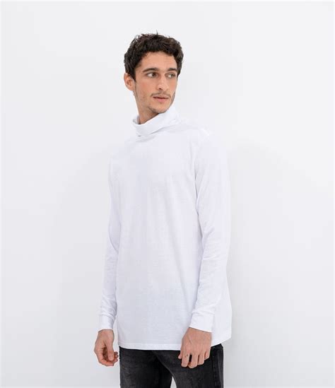 camiseta gola alta masculina renner